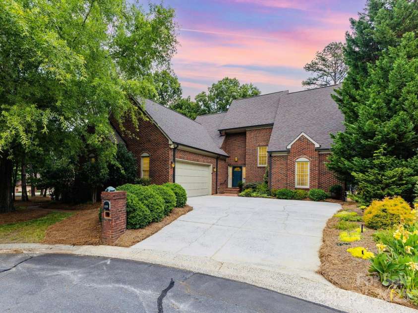 5205 Tedorill Lane, Charlotte, NC 28226.  MLS# CAR4275188, YatesRealty ID 32451. Home Sweet Home