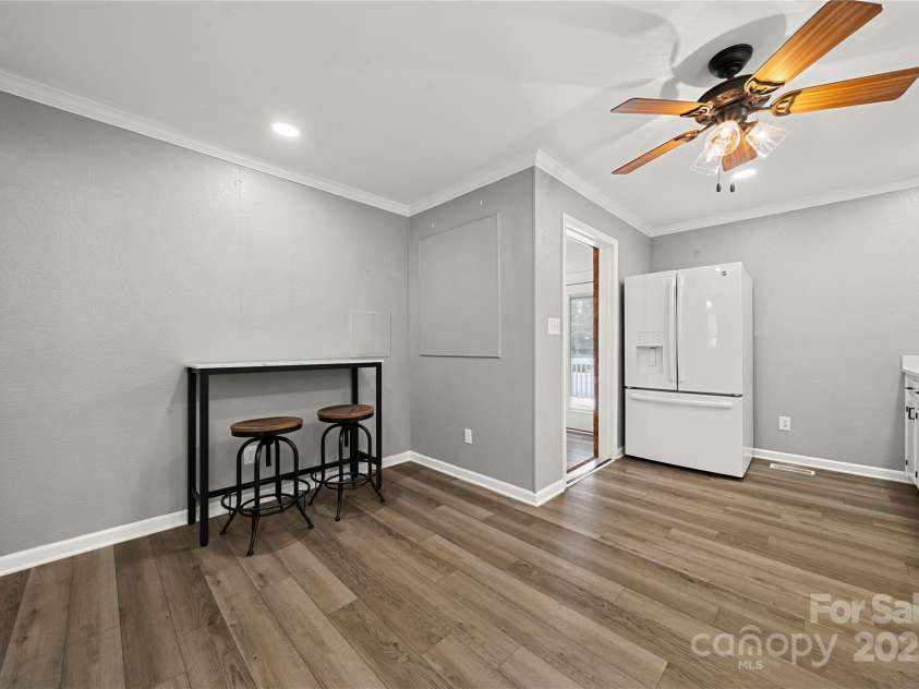 308 Graham Drive, Dallas, NC 28034.  MLS# CAR4292826, YatesRealty ID 32452. 