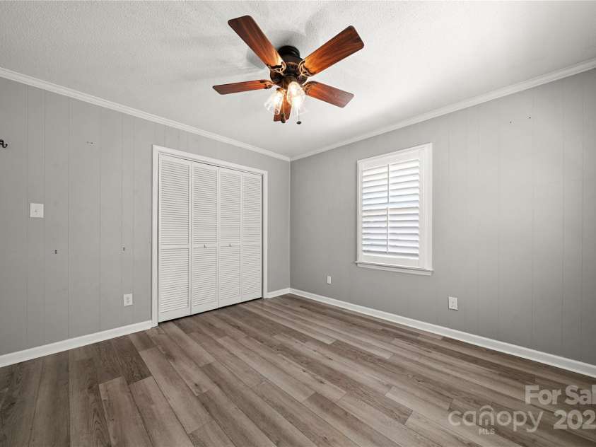 308 Graham Drive, Dallas, NC 28034.  MLS# CAR4292826, YatesRealty ID 32452. 