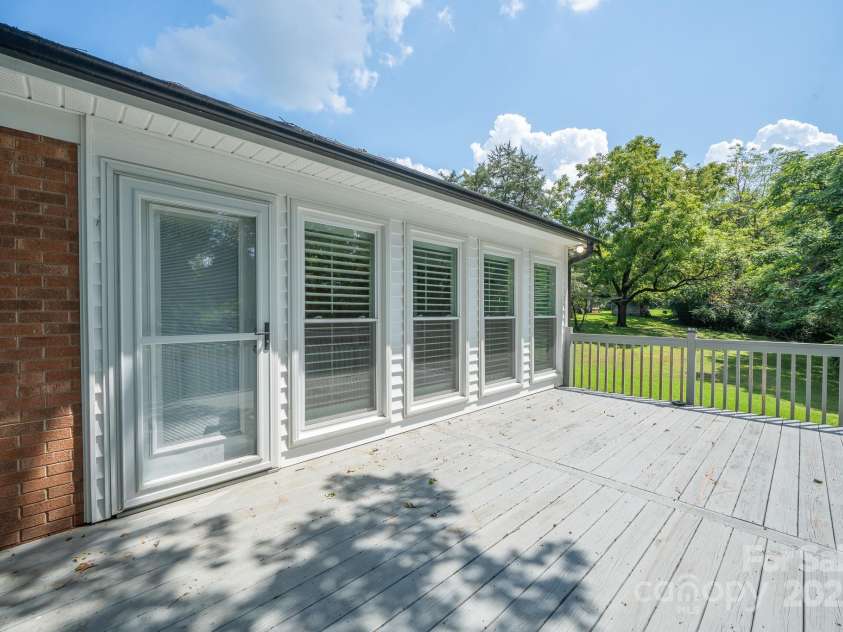 308 Graham Drive, Dallas, NC 28034.  MLS# CAR4292826, YatesRealty ID 32452. 