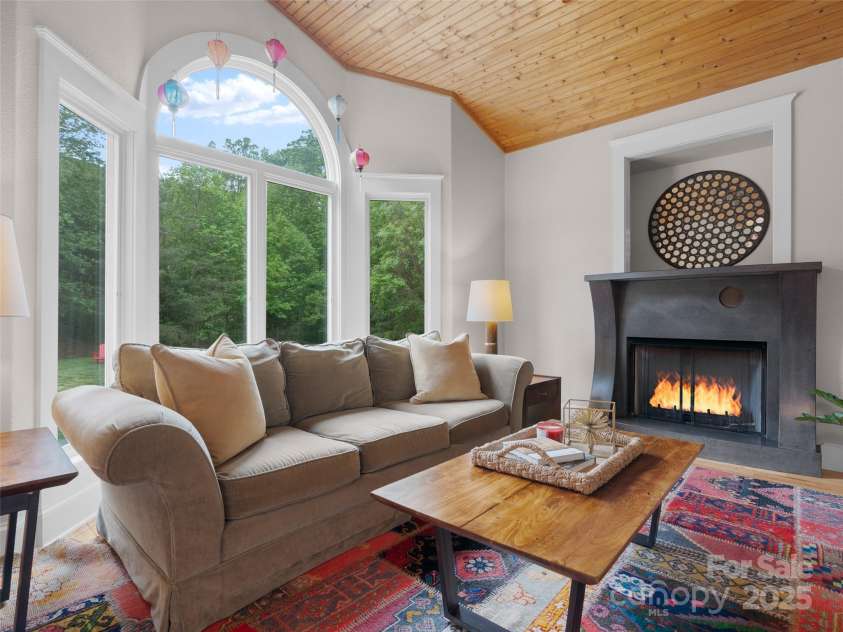 33 Village Pointe Lane, Asheville, NC 28803.  MLS# CAR4254974, YatesRealty ID 32453. Complete privacy in all directions