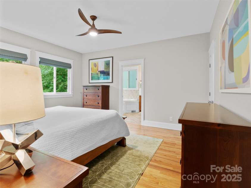 33 Village Pointe Lane, Asheville, NC 28803.  MLS# CAR4254974, YatesRealty ID 32453. Primary Retreat