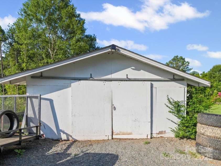 740 Mockingbird Road, Albemarle, NC 28001.  MLS# CAR4288368, YatesRealty ID 32454. 