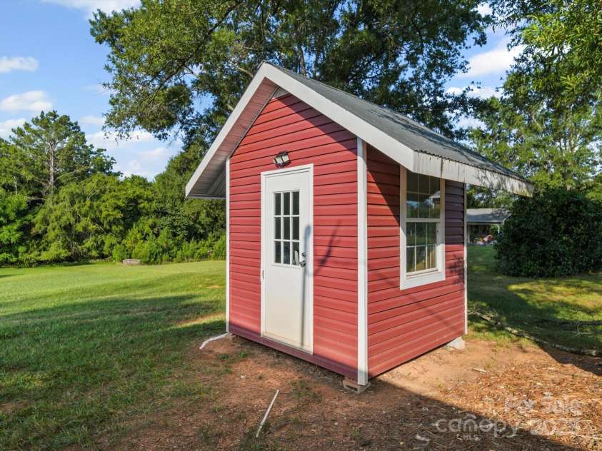 740 Mockingbird Road, Albemarle, NC 28001.  MLS# CAR4288368, YatesRealty ID 32454. 