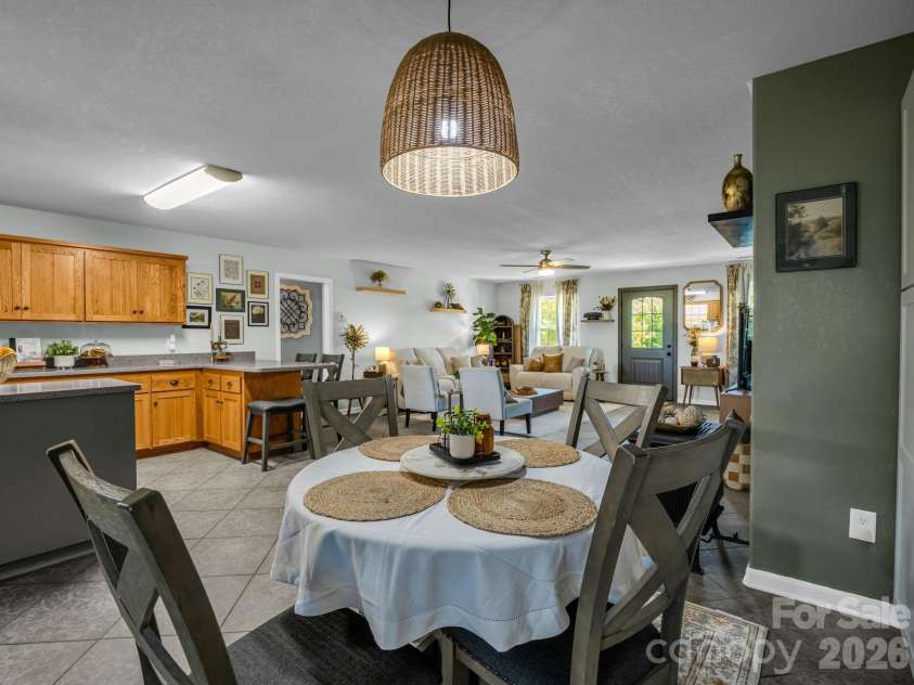 157 Cherry Ridge Drive, Bostic, NC 28018.  MLS# CAR4386104, YatesRealty ID 32455. Breakfast nook
