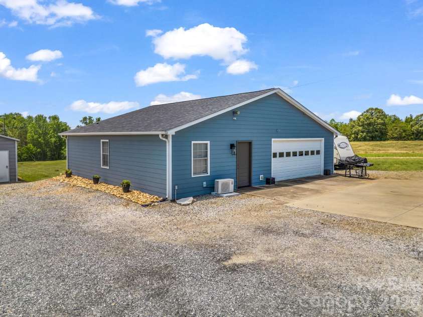 157 Cherry Ridge Drive, Bostic, NC 28018.  MLS# CAR4386104, YatesRealty ID 32455. Detached garage and flex space