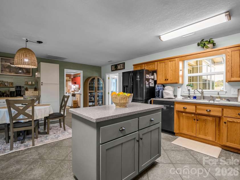 157 Cherry Ridge Drive, Bostic, NC 28018.  MLS# CAR4386104, YatesRealty ID 32455. Open floor plan Kitchen