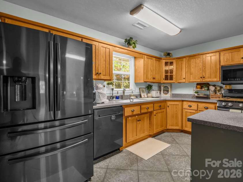 157 Cherry Ridge Drive, Bostic, NC 28018.  MLS# CAR4386104, YatesRealty ID 32455. Open floor plan Kitchen