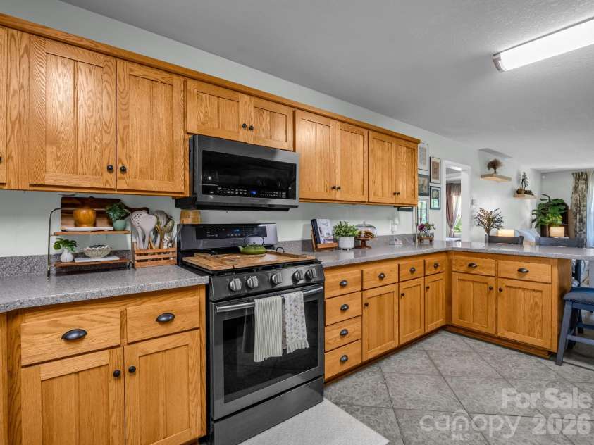 157 Cherry Ridge Drive, Bostic, NC 28018.  MLS# CAR4386104, YatesRealty ID 32455. Open floor plan Kitchen