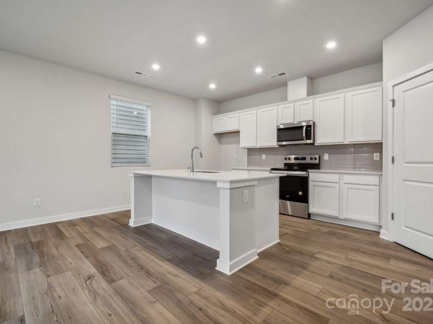 278 Bezelle Avenue, York, SC 29745.  MLS# CAR4245797, YatesRealty ID 32456. Kitchen