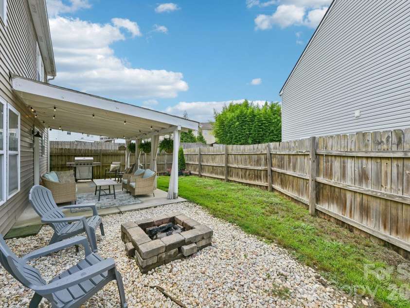 4207 Shasta Circle, Clover, SC 29710.  MLS# CAR4386738, YatesRealty ID 32456. Firepit