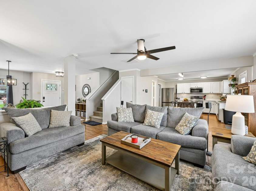 4207 Shasta Circle, Clover, SC 29710.  MLS# CAR4386738, YatesRealty ID 32456. Open floor plan