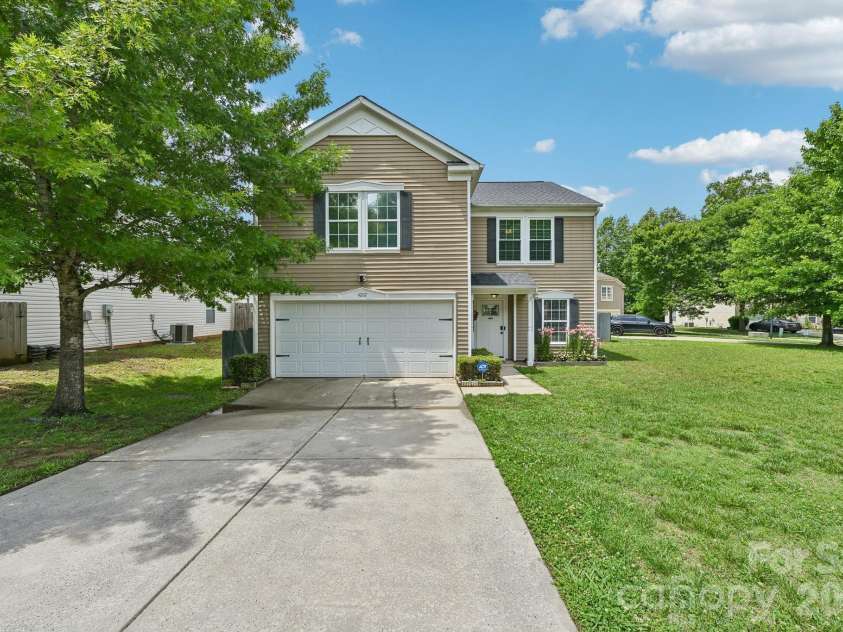 4207 Shasta Circle, Clover, SC 29710.  MLS# CAR4386738, YatesRealty ID 32456. Welcome Home!
