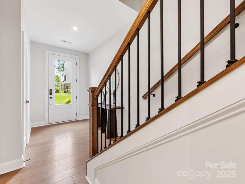 2534 Kenmore Avenue, Charlotte, NC 28204.  MLS# CAR4289326, YatesRealty ID 32459. 