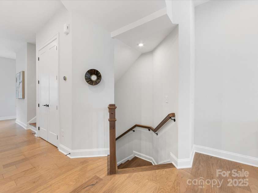 2534 Kenmore Avenue, Charlotte, NC 28204.  MLS# CAR4289326, YatesRealty ID 32459. 