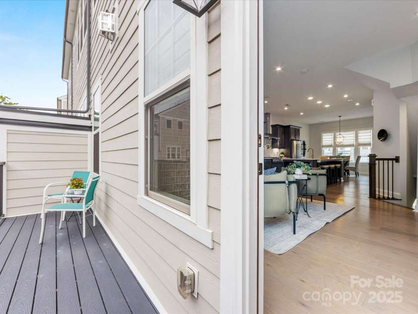 2534 Kenmore Avenue, Charlotte, NC 28204.  MLS# CAR4289326, YatesRealty ID 32459. 