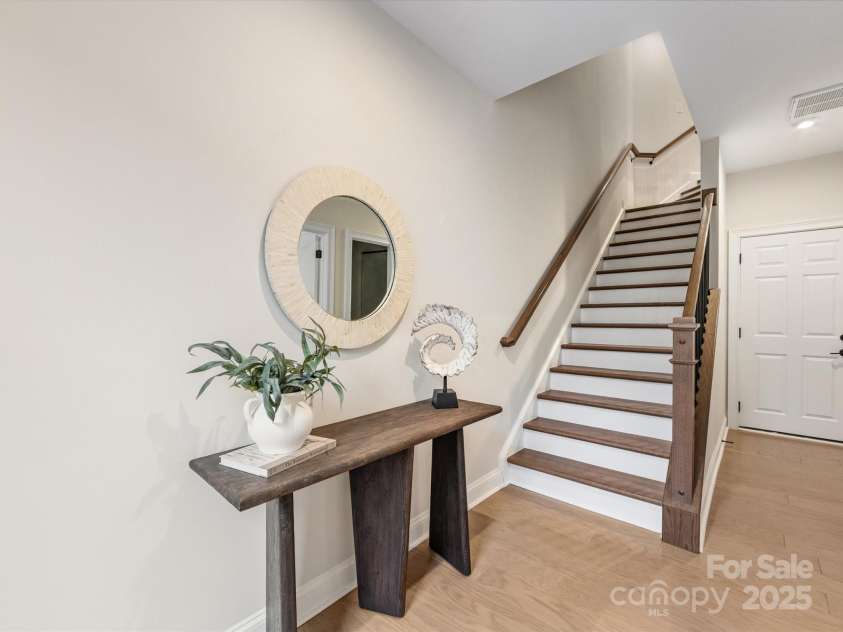 2534 Kenmore Avenue, Charlotte, NC 28204.  MLS# CAR4289326, YatesRealty ID 32459. 