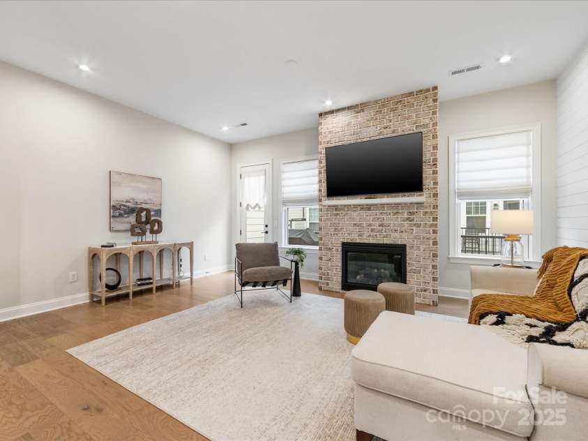2534 Kenmore Avenue, Charlotte, NC 28204.  MLS# CAR4289326, YatesRealty ID 32459. 