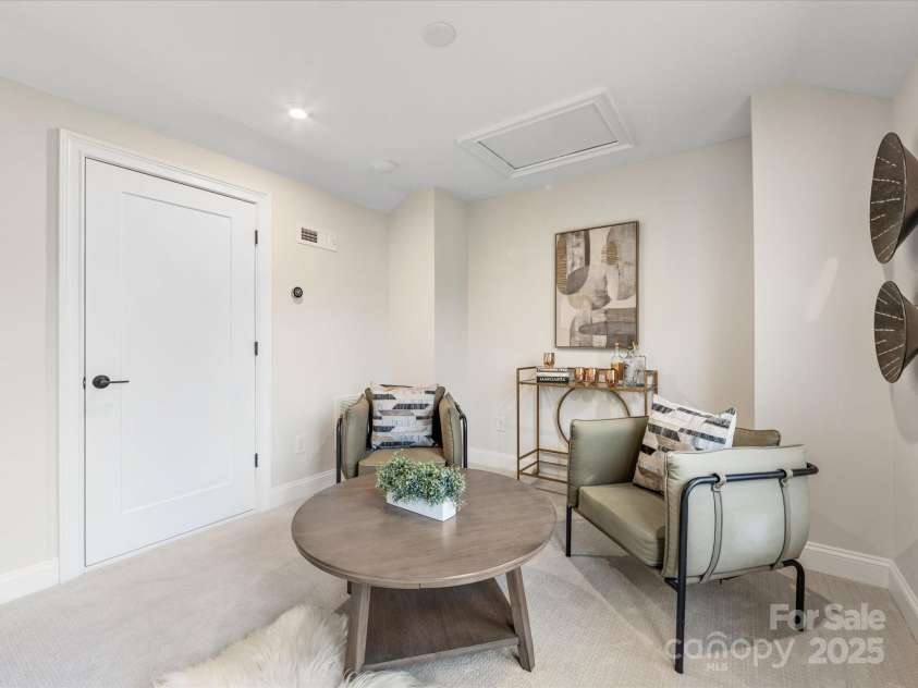 2534 Kenmore Avenue, Charlotte, NC 28204.  MLS# CAR4289326, YatesRealty ID 32459. 