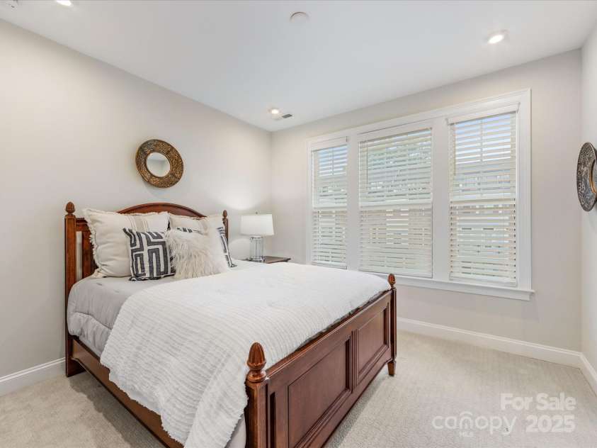 2534 Kenmore Avenue, Charlotte, NC 28204.  MLS# CAR4289326, YatesRealty ID 32459. 