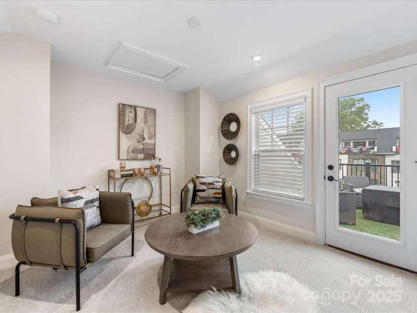 2534 Kenmore Avenue, Charlotte, NC 28204.  MLS# CAR4289326, YatesRealty ID 32459. Flex Room