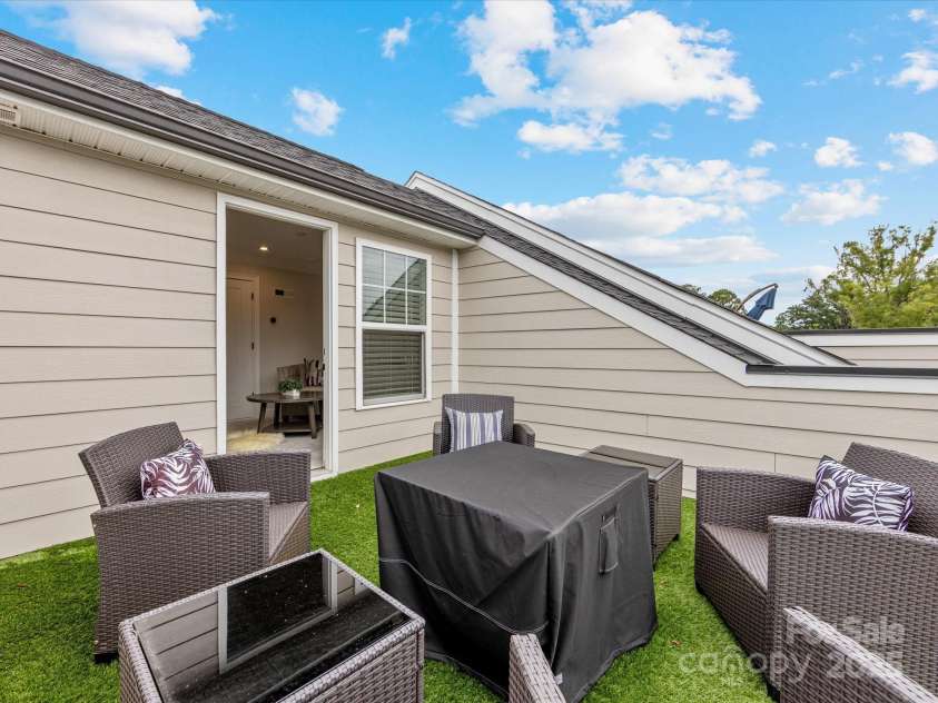 2534 Kenmore Avenue, Charlotte, NC 28204.  MLS# CAR4289326, YatesRealty ID 32459. Rooftop Terrace