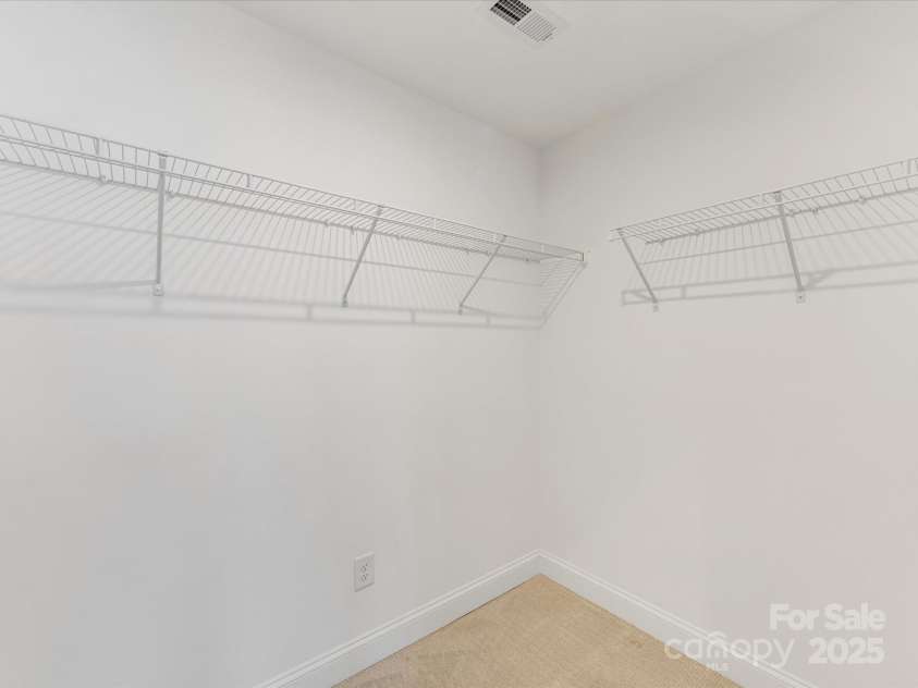 2534 Kenmore Avenue, Charlotte, NC 28204.  MLS# CAR4289326, YatesRealty ID 32459. Walk-in Closet