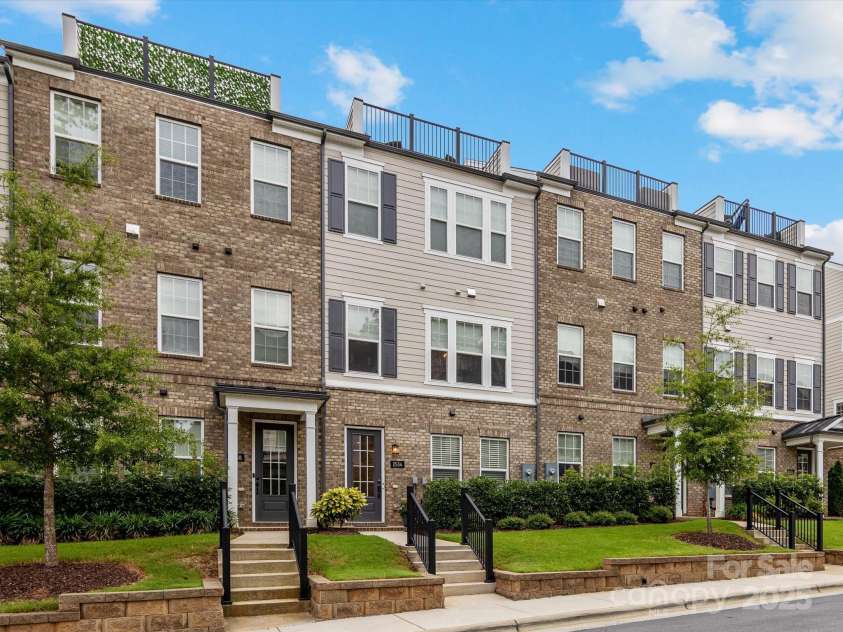 2534 Kenmore Avenue, Charlotte, NC 28204.  MLS# CAR4289326, YatesRealty ID 32459. Welcome to 2534 Kenmore Avenue!