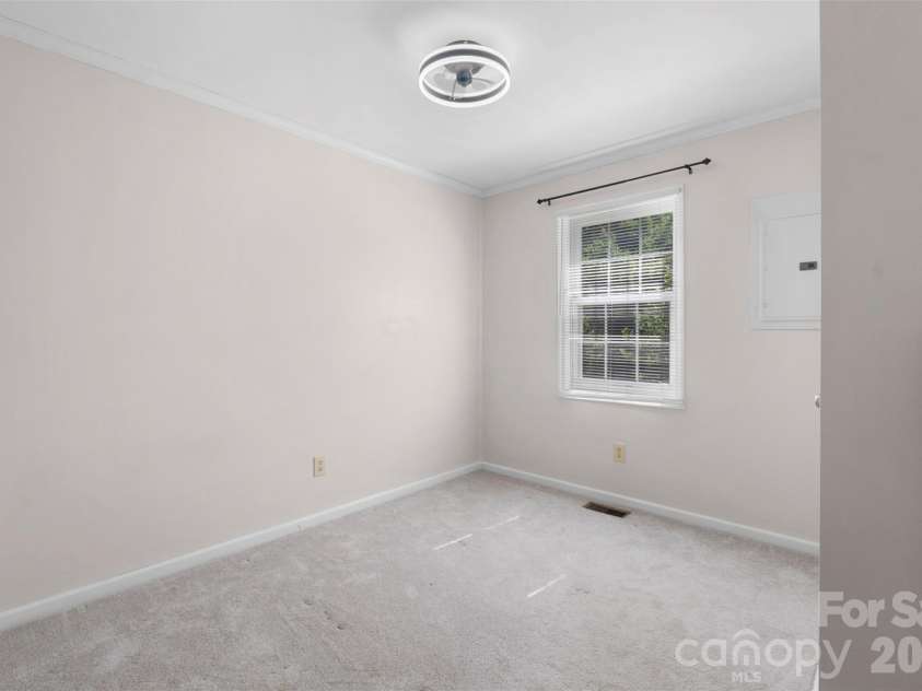 362 Nc Highway 109 Highway, Thomasville, NC 27360.  MLS# CAR4395099, YatesRealty ID 32459. 