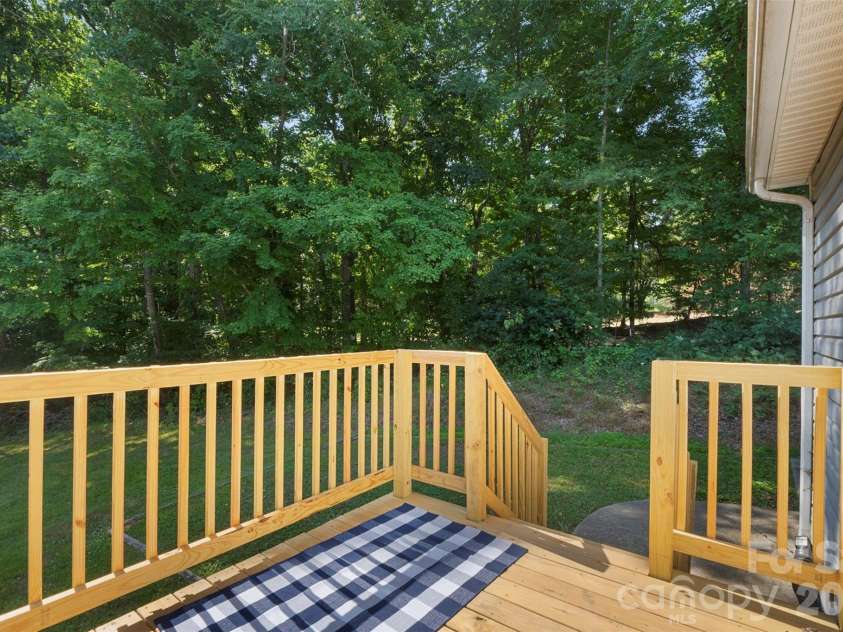 362 Nc Highway 109 Highway, Thomasville, NC 27360.  MLS# CAR4395099, YatesRealty ID 32459. 