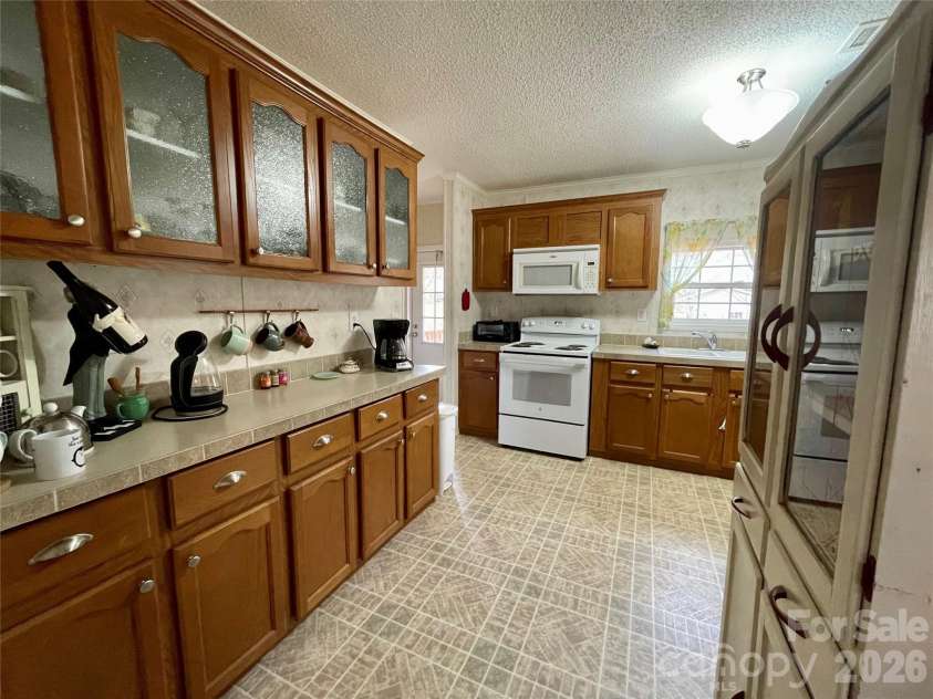 23 Mahan Lane, Waynesville, NC 28786.  MLS# CAR4335117, YatesRealty ID 3246. 