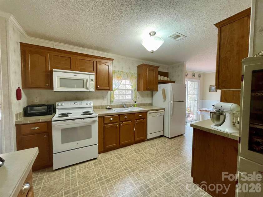 23 Mahan Lane, Waynesville, NC 28786.  MLS# CAR4335117, YatesRealty ID 3246. 