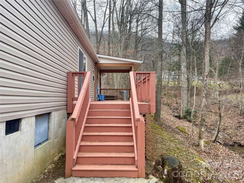 23 Mahan Lane, Waynesville, NC 28786.  MLS# CAR4335117, YatesRealty ID 3246. 