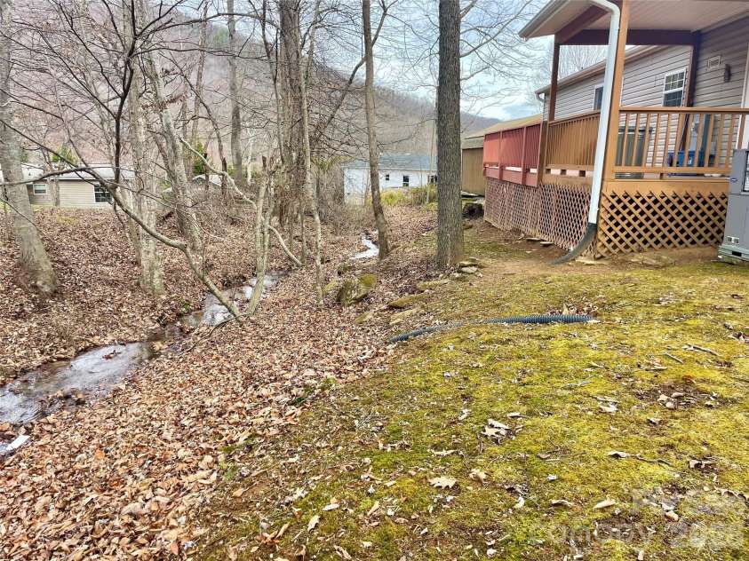 23 Mahan Lane, Waynesville, NC 28786.  MLS# CAR4335117, YatesRealty ID 3246. 