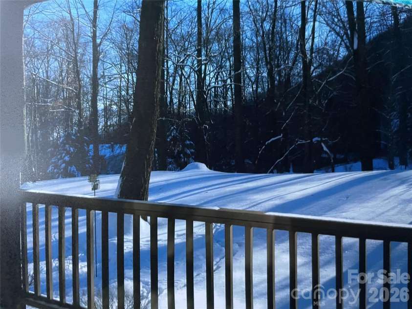 23 Mahan Lane, Waynesville, NC 28786.  MLS# CAR4335117, YatesRealty ID 3246. 