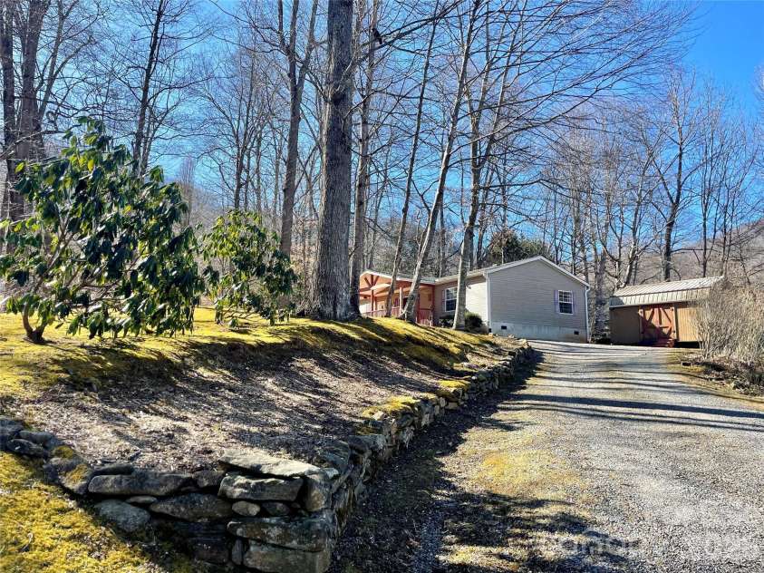 23 Mahan Lane, Waynesville, NC 28786.  MLS# CAR4335117, YatesRealty ID 3246. 