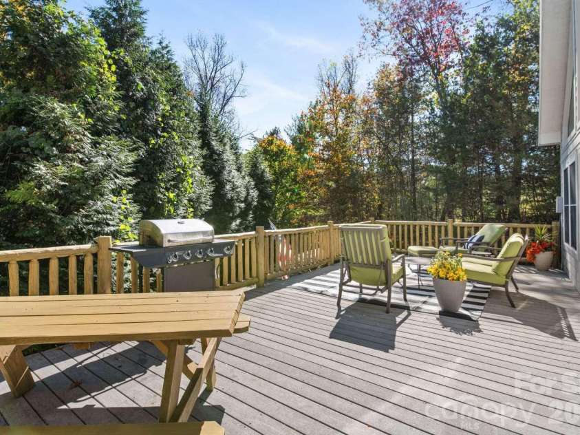 19 Holly Crest Lane, Fairview, NC 28730.  MLS# CAR4395900, YatesRealty ID 32462. 
