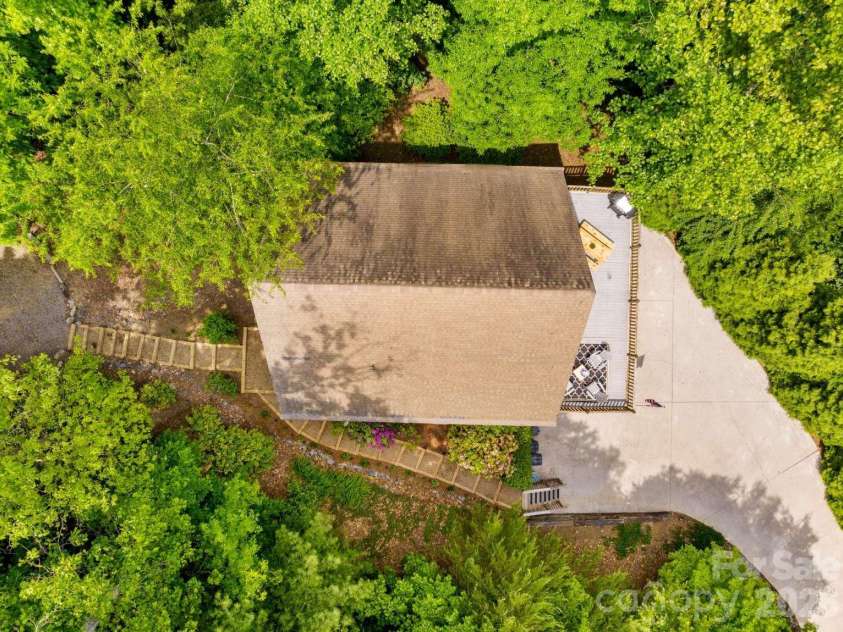 19 Holly Crest Lane, Fairview, NC 28730.  MLS# CAR4395900, YatesRealty ID 32462. 