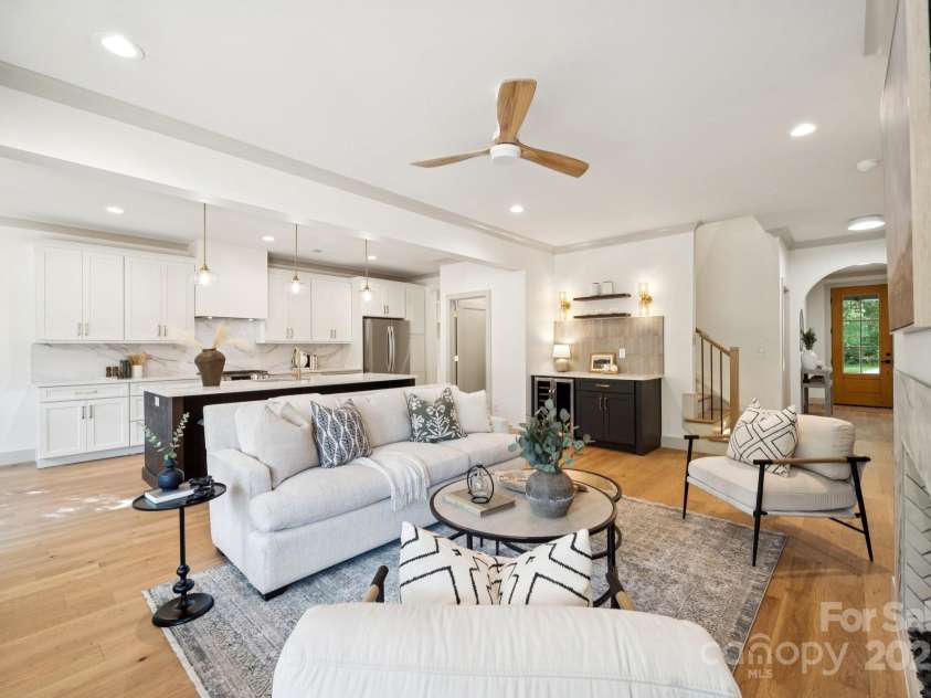 3923 Tresevant Avenue, Charlotte, NC 28208.  MLS# CAR4292066, YatesRealty ID 32464. 