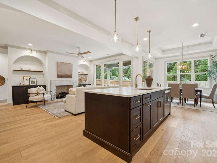 3923 Tresevant Avenue, Charlotte, NC 28208.  MLS# CAR4292066, YatesRealty ID 32464. 