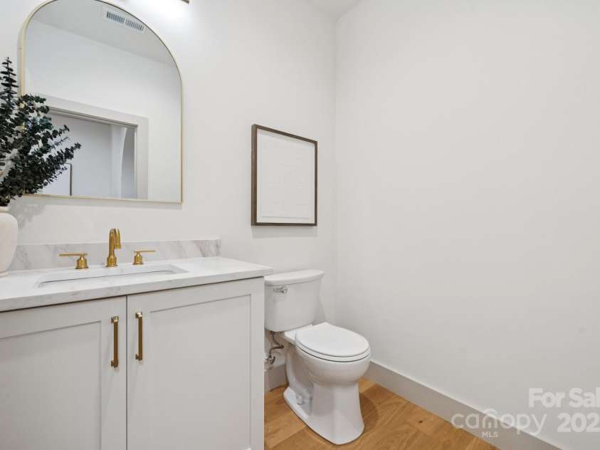 3923 Tresevant Avenue, Charlotte, NC 28208.  MLS# CAR4292066, YatesRealty ID 32464. Powder Room