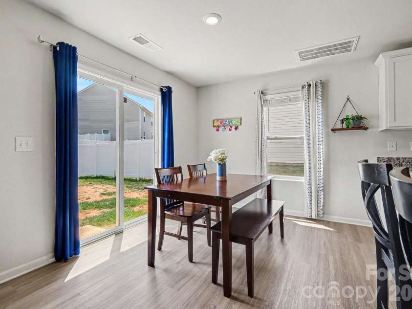 562 Lamorak Place, Richburg, SC 29729.  MLS# CAR4389679, YatesRealty ID 32464. Eating area