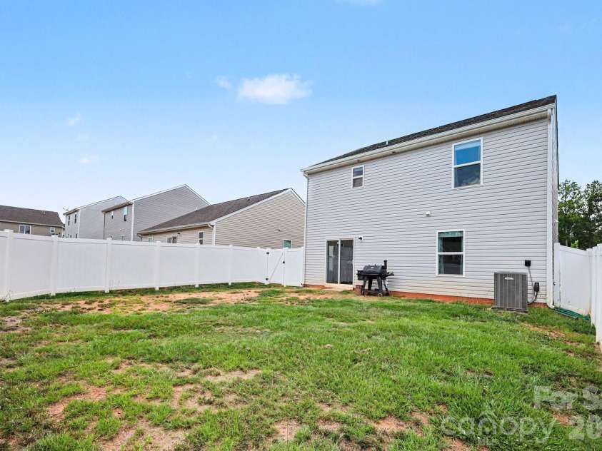 562 Lamorak Place, Richburg, SC 29729.  MLS# CAR4389679, YatesRealty ID 32464. Fenced backyard
