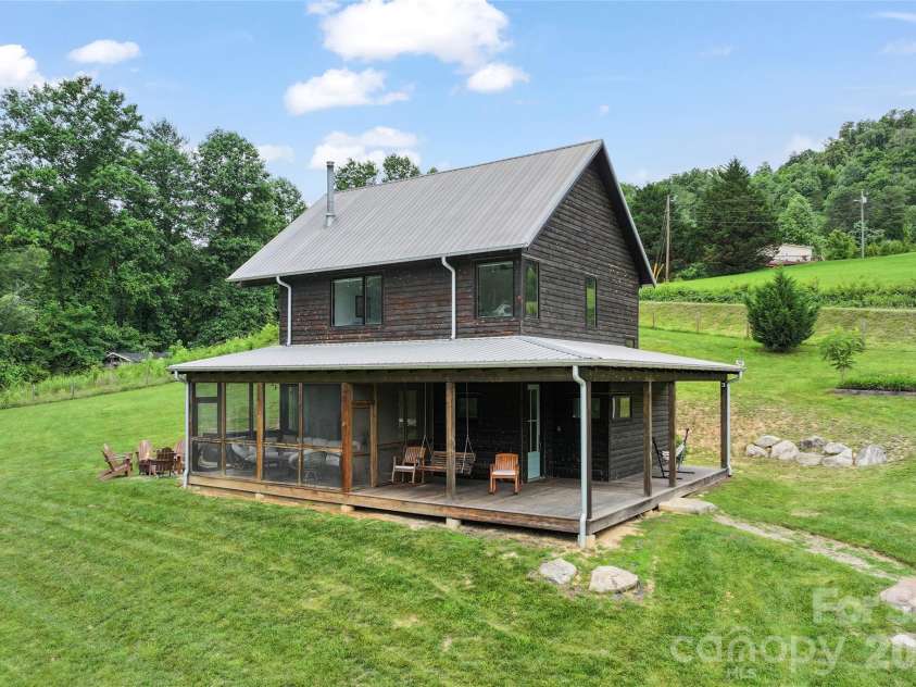 105 Loganberry Trail, Fletcher, NC 28732.  MLS# CAR4390728, YatesRealty ID 32465. 