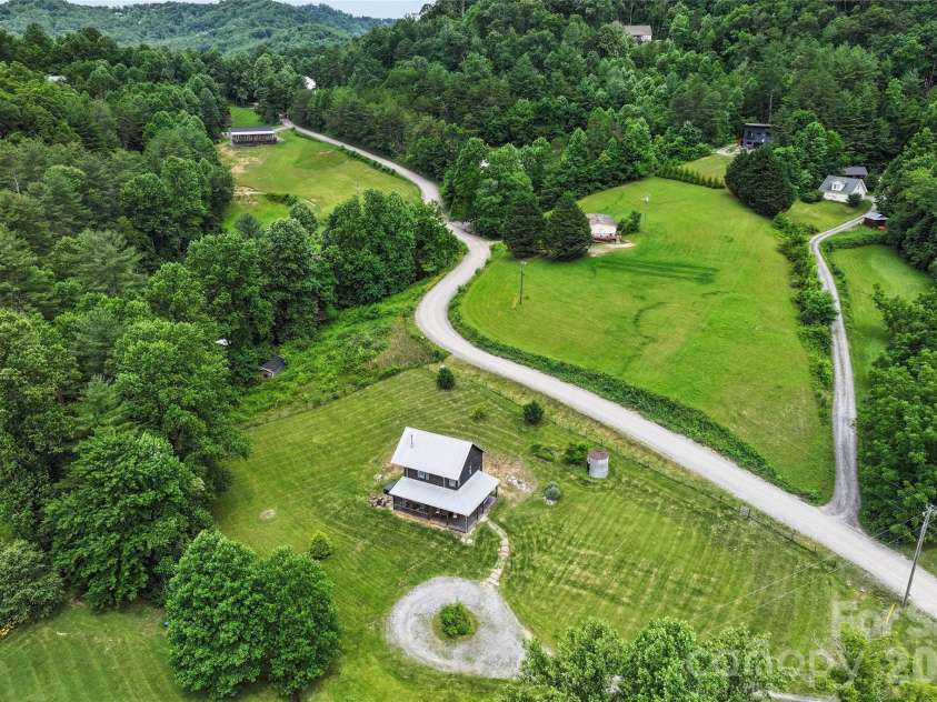 105 Loganberry Trail, Fletcher, NC 28732.  MLS# CAR4390728, YatesRealty ID 32465. 