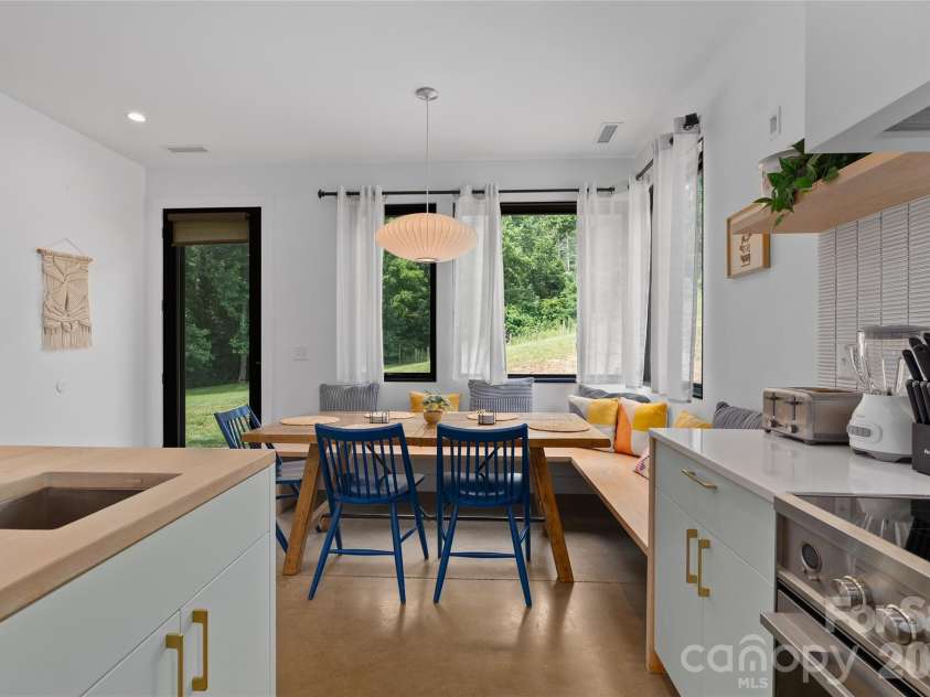 105 Loganberry Trail, Fletcher, NC 28732.  MLS# CAR4390728, YatesRealty ID 32465. 