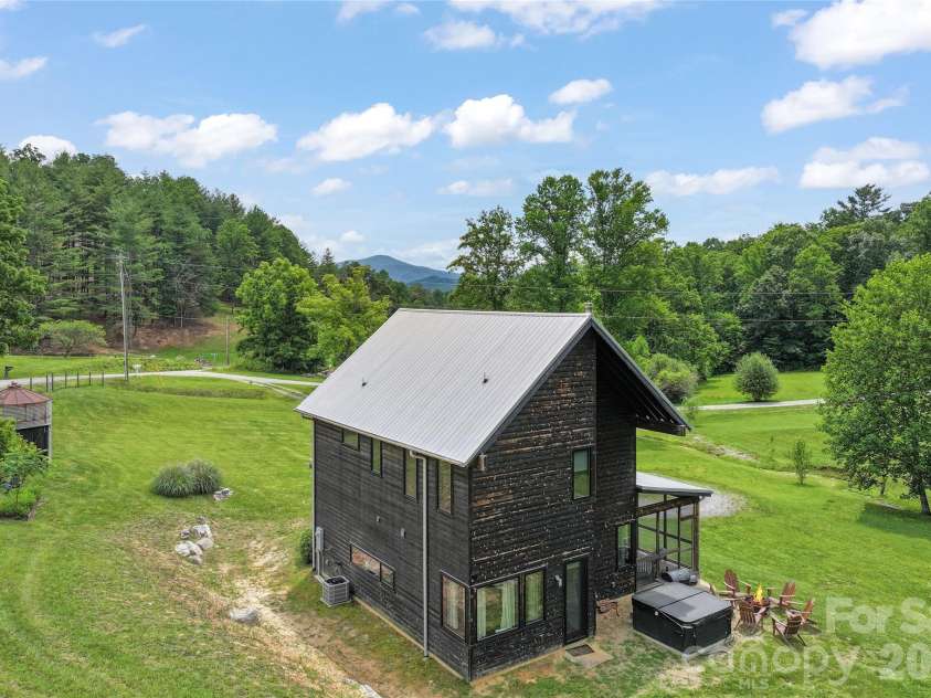 105 Loganberry Trail, Fletcher, NC 28732.  MLS# CAR4390728, YatesRealty ID 32465. 
