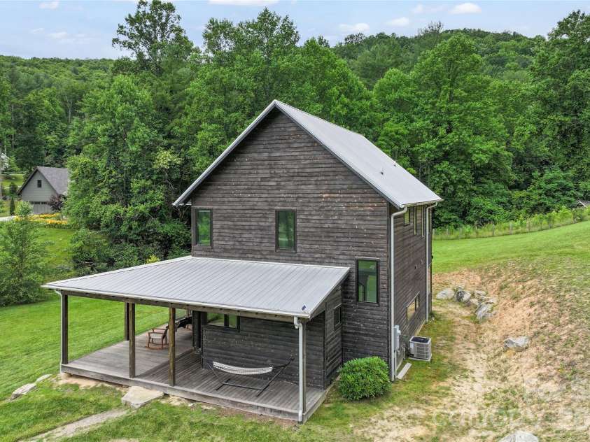 105 Loganberry Trail, Fletcher, NC 28732.  MLS# CAR4390728, YatesRealty ID 32465. 