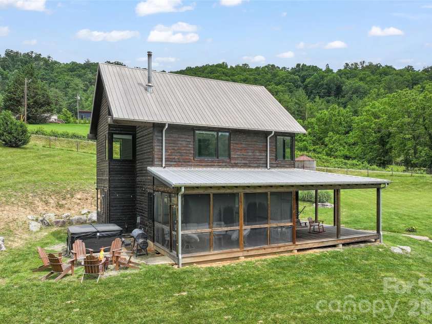 105 Loganberry Trail, Fletcher, NC 28732.  MLS# CAR4390728, YatesRealty ID 32465. 