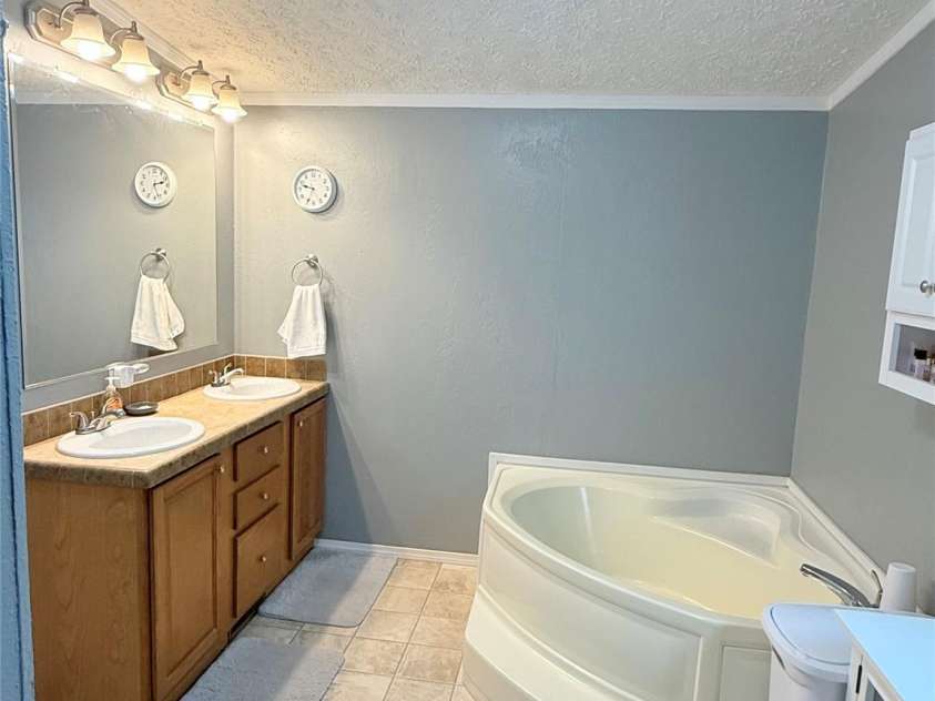 345 Mount Pleasant Church Road, Marion, NC 28752.  MLS# CAR4285613, YatesRealty ID 32465. Primary bath